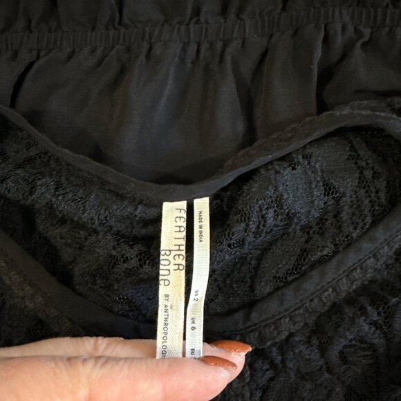 Feather Bone Anthrolpologie Lace Neck Peplum Blouse Size 2 - Picture 5 of 7